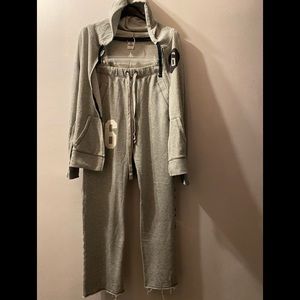 Pink Victoria’s Secret sweatsuit in Used Condition